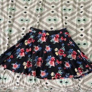 SO skater skirt! size medium, only worn once!